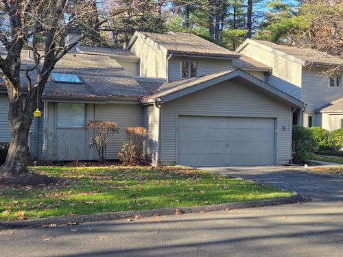 3-3 Acorn Gln, Avon, CT, 06001-3915 | Card Image