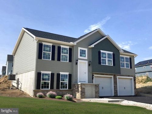 66-545 Ripple Dr, HANOVER, PA, 17331-8172 | Card Image