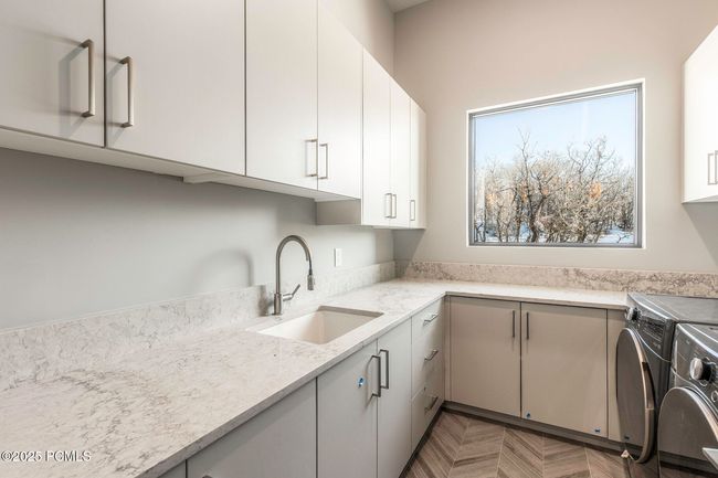 1817 W Skyridge Dr, Home with 5 bedrooms, 6 bathrooms and null parking in Mayflower Mnt UT | Image 41