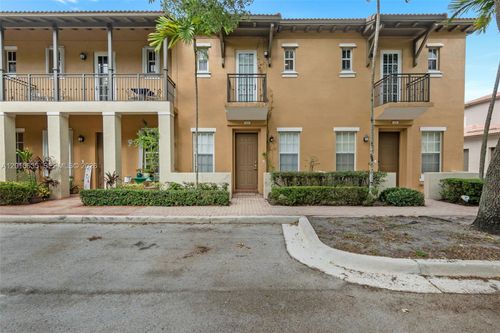 2-48-483 Sw 147th Ter, Pembroke Pines, FL, 33027-6109 | Card Image