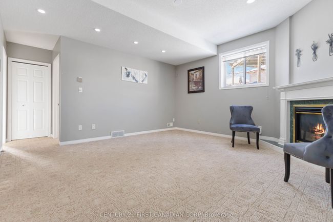 256 White Sands Dr, House other with 4 bedrooms, 2 bathrooms and 2 parking in London ON | Image 19