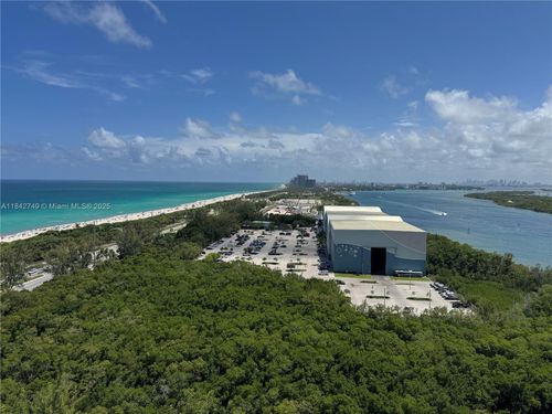 apt-2023-100 Bayview Dr, Sunny Isles Beach, FL, 33160-4743 | Card Image