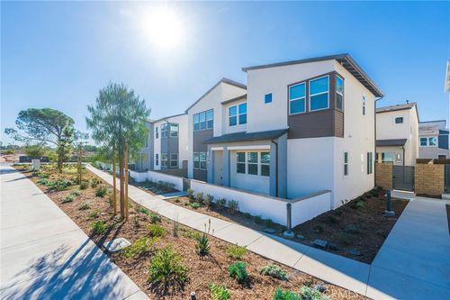 412 Flycatcher, Irvine, CA, 92618 | Card Image