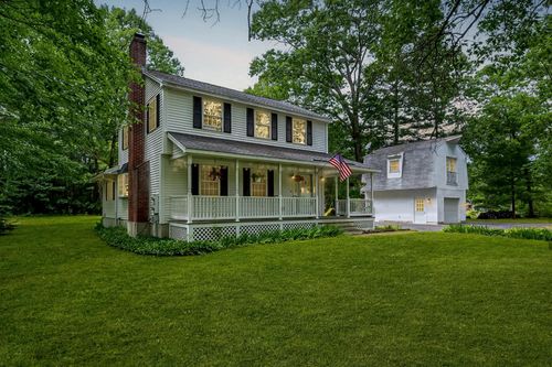 8 Davidson Ave, Merrimack, NH, 03054-3840 | Card Image