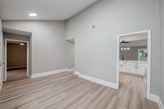 23227 Pine Post Ln, House other with 5 bedrooms, 2 bathrooms and 2 parking in Spring TX | Image 9