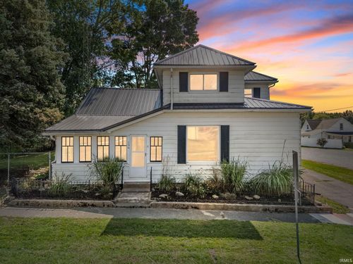 106 E Sycamore St, Silver Lake, IN, 46982-8906 | Card Image