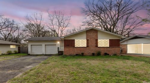 2505 Robinson Ave, Conway, AR, 72034-4948 | Card Image