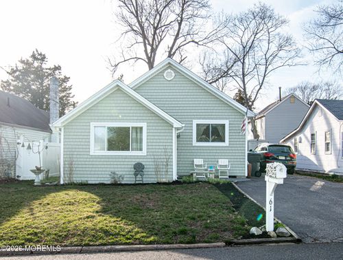 61 River Dr, Toms River, NJ, 08753-7043 | Card Image