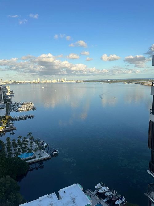 ph207-2333 Brickell Ave, Miami, FL, 33129-2435 | Card Image