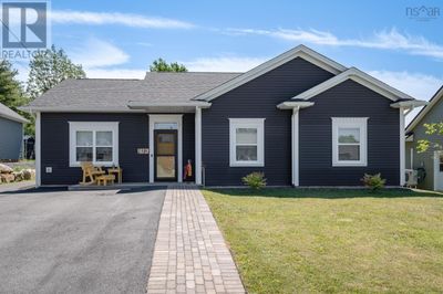 218 Adams St, House other with 3 bedrooms, 2 bathrooms and null parking in Lunenburg NS | Image 1