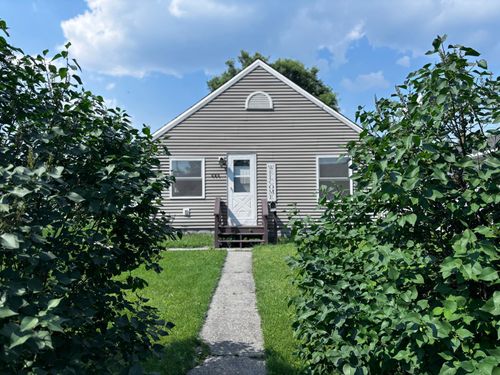 604 10th St, International Falls, MN, 56649-2740 | Card Image