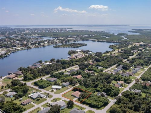 733 Springview Ave Nw, Port Charlotte, FL, 33948-6370 | Card Image