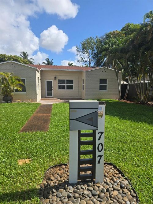 1-707 Ne 15th St, Fort Lauderdale, FL, 33304-1127 | Card Image