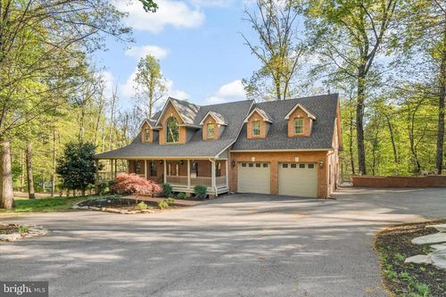 5019 Old Swimming Pool Rd, FREDERICK, MD, 21703-5863 | Card Image