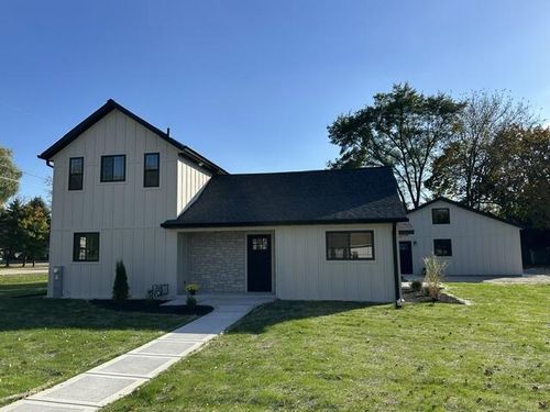 W3305 2nd St, East Troy, WI, 53120-1728 | Card Image