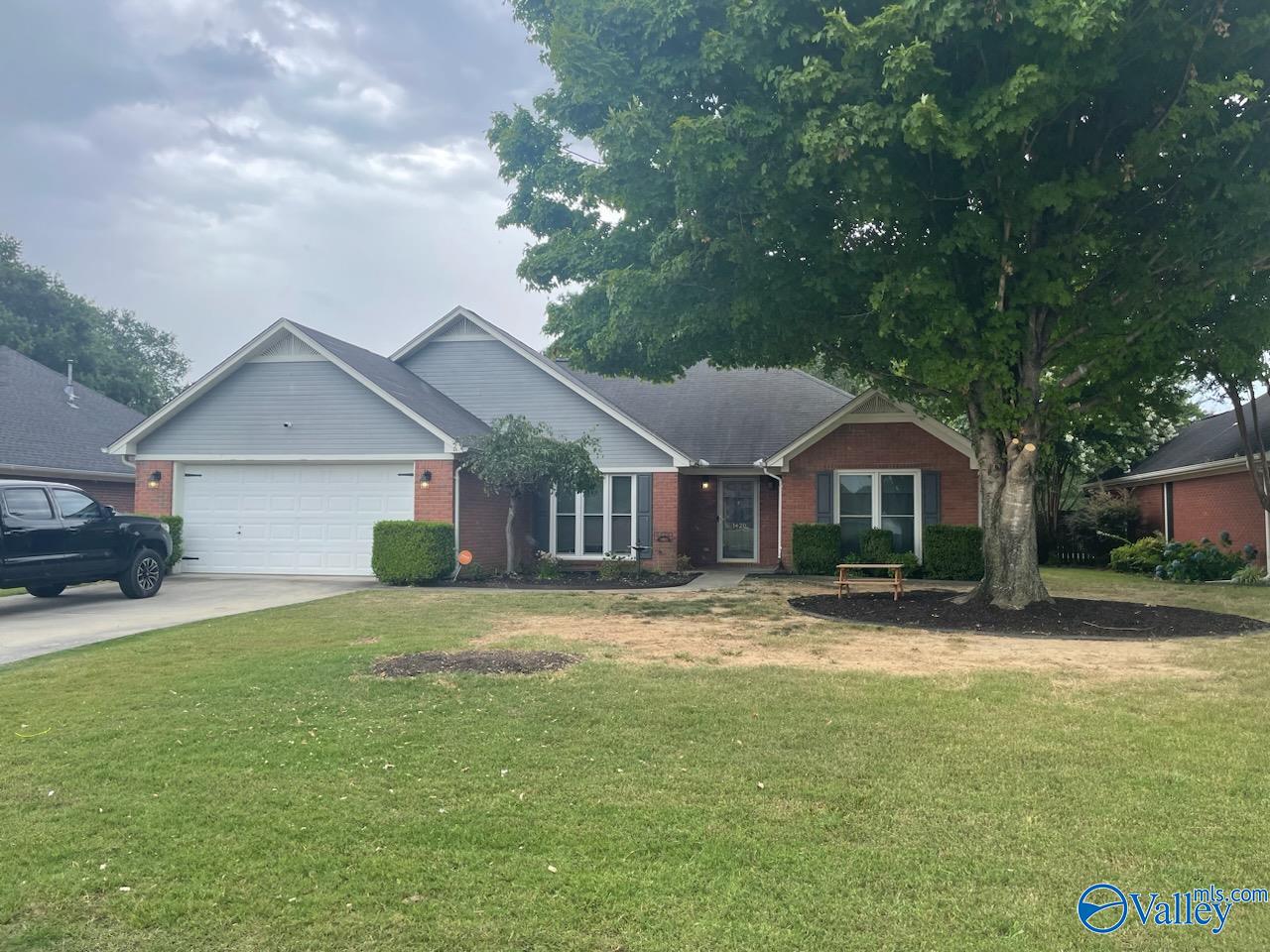 Lake Crest Dr, Decatur, AL 35603