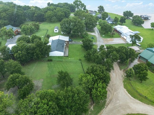 403 Se County Road 3048 C, House other with 3 bedrooms, 2 bathrooms and null parking in Corsicana TX | Image 35