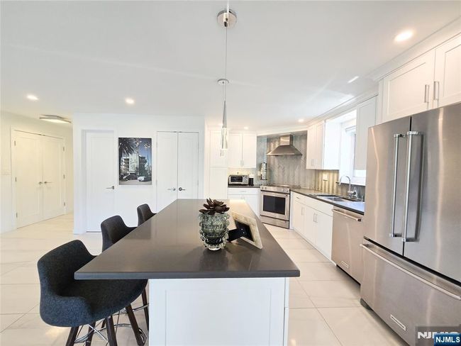 PH-6 - 1077 River Rd, House attached with 1 bedrooms, 2 bathrooms and null parking in Edgewater NJ | Image 6