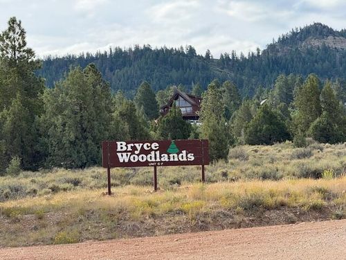 2 Crest Ct, Alton, UT, 84710 | Card Image