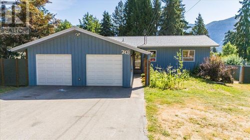 2409 11th Ave, Castlegar, BC, V1N3B1 | Card Image