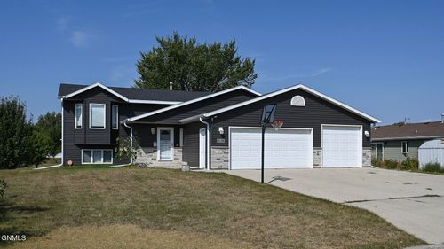 66 Haywood Dr, Lincoln, ND, 58504-9305 | Card Image