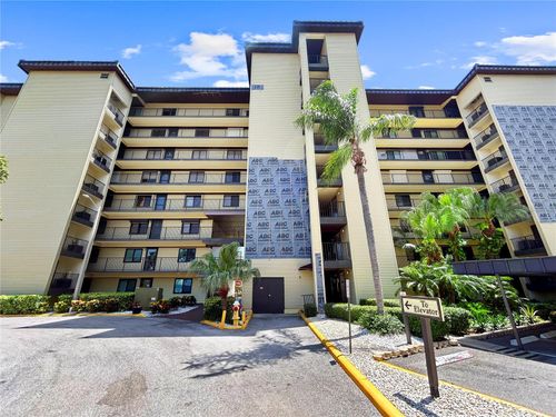 apt-408-650 Island Way, CLEARWATER BEACH, FL, 33767-1955 | Card Image