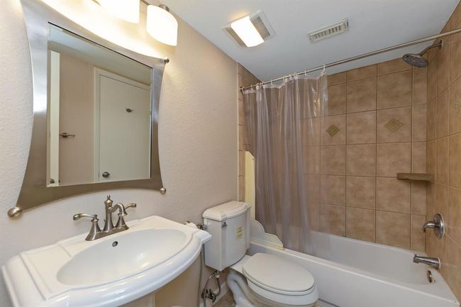 APT-222 - 2611 Grants Lake Blvd, Townhouse with 2 bedrooms, 2 bathrooms and null parking in Sugar Land TX | Image 17