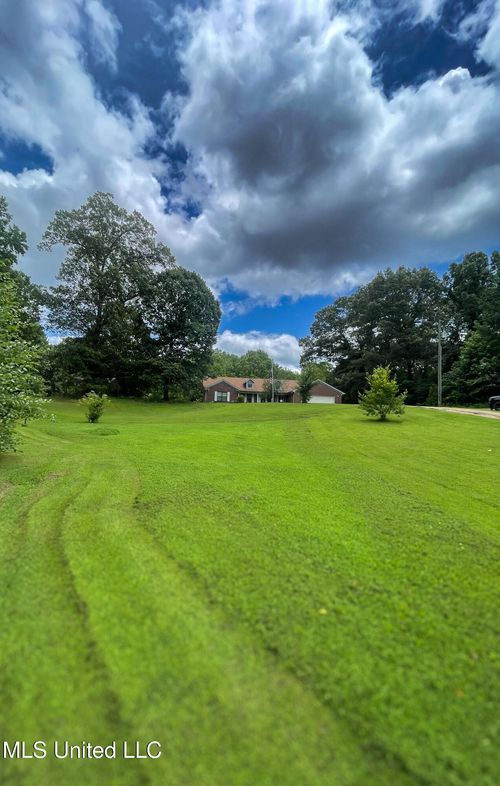 5716 Poplar Corner Rd, Walls, MS, 38680-8524 | Card Image