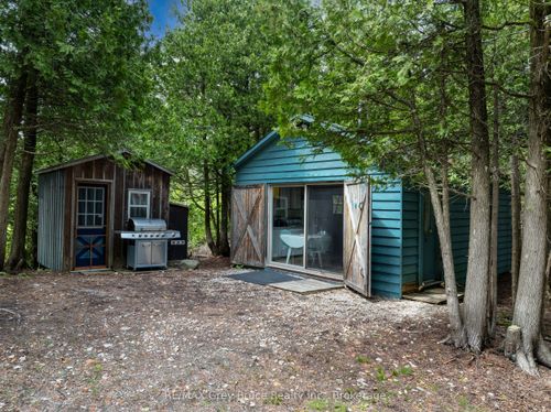 24 Howard Bowman Dr, Tobermory, ON, N0H2R0 | Card Image