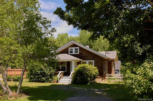 75 Brookside Rd, New Paltz, NY, 12561-3903 | Card Image