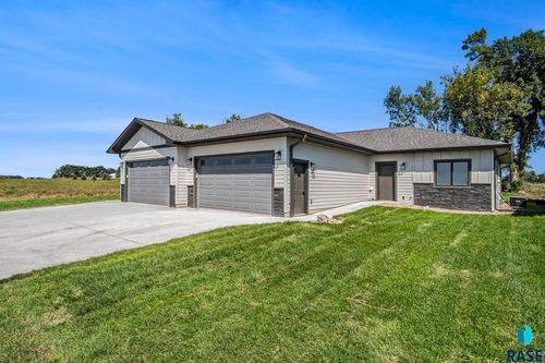 628 Harter Dr Drive, Madison, SD, 57042 | Card Image