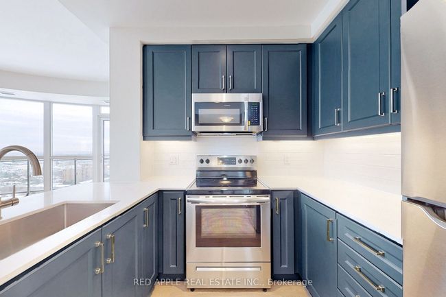 2203 - 15 Lynch St, Condo with 2 bedrooms, 2 bathrooms and null parking in Brampton ON | Image 7