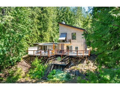 13507 Highway 3 A, House other with 3 bedrooms, 3 bathrooms and 2 parking in Boswell BC | Image 2