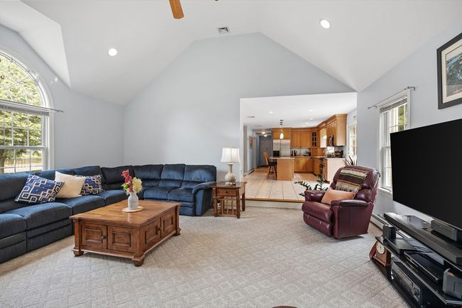 21 Highland Cir, House other with 3 bedrooms, 3 bathrooms and 6 parking in Halifax MA | Image 13