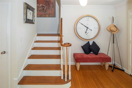 66 North Rd, Bronxville, NY, 10708-1931 | Card Image