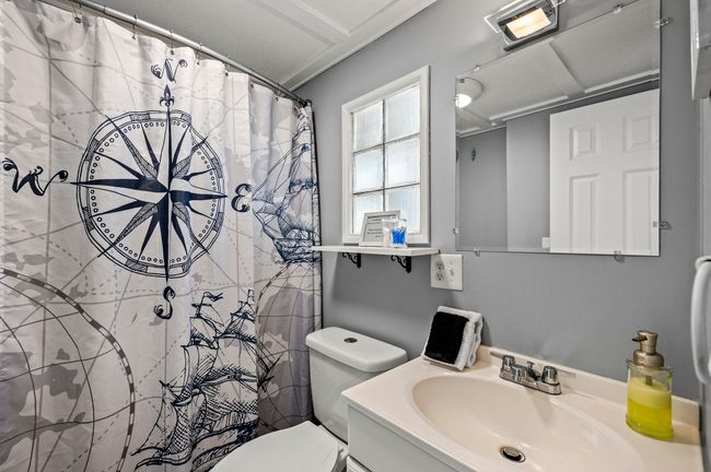 Guest Bathroom | Image 26