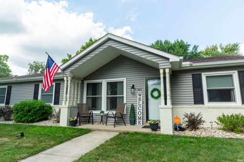 1365 E Riding Mall Drive, South Bend, IN, 46614-6130 | Card Image