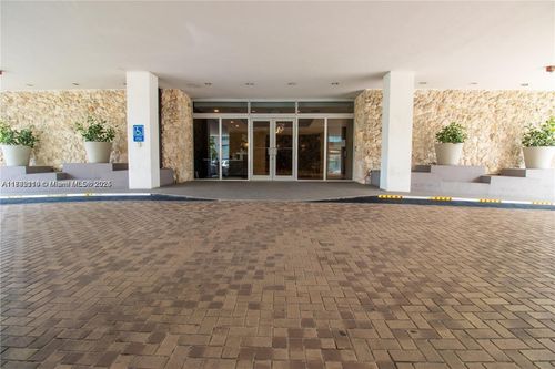 ph-b-9225 Collins Ave, Surfside, FL, 33154-3001 | Card Image