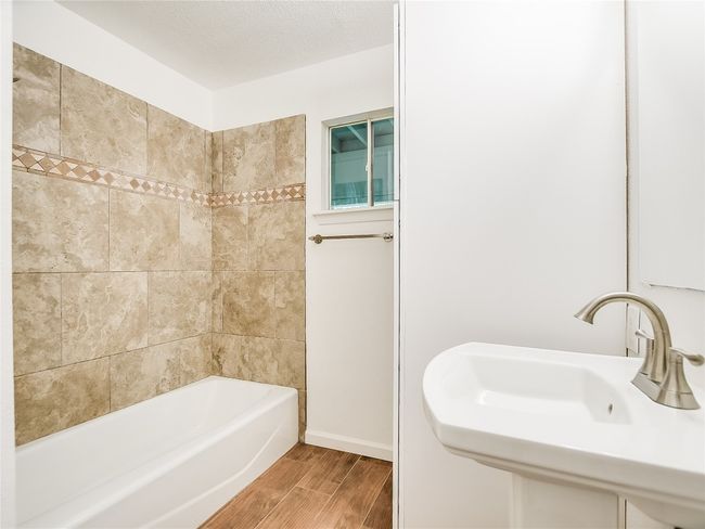 APT-112 - 2303 Side Dr, Condo with 1 bedrooms, 1 bathrooms and 1 parking in Austin TX | Image 11