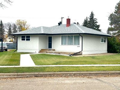 5116 49 Ave, House detached with 4 bedrooms, 1 bathrooms and 4 parking in Forestburg AB | Image 1