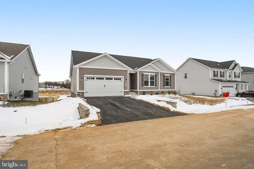 10030 Wilkes Dr, WILLIAMSPORT, MD, 21795-3232 | Card Image