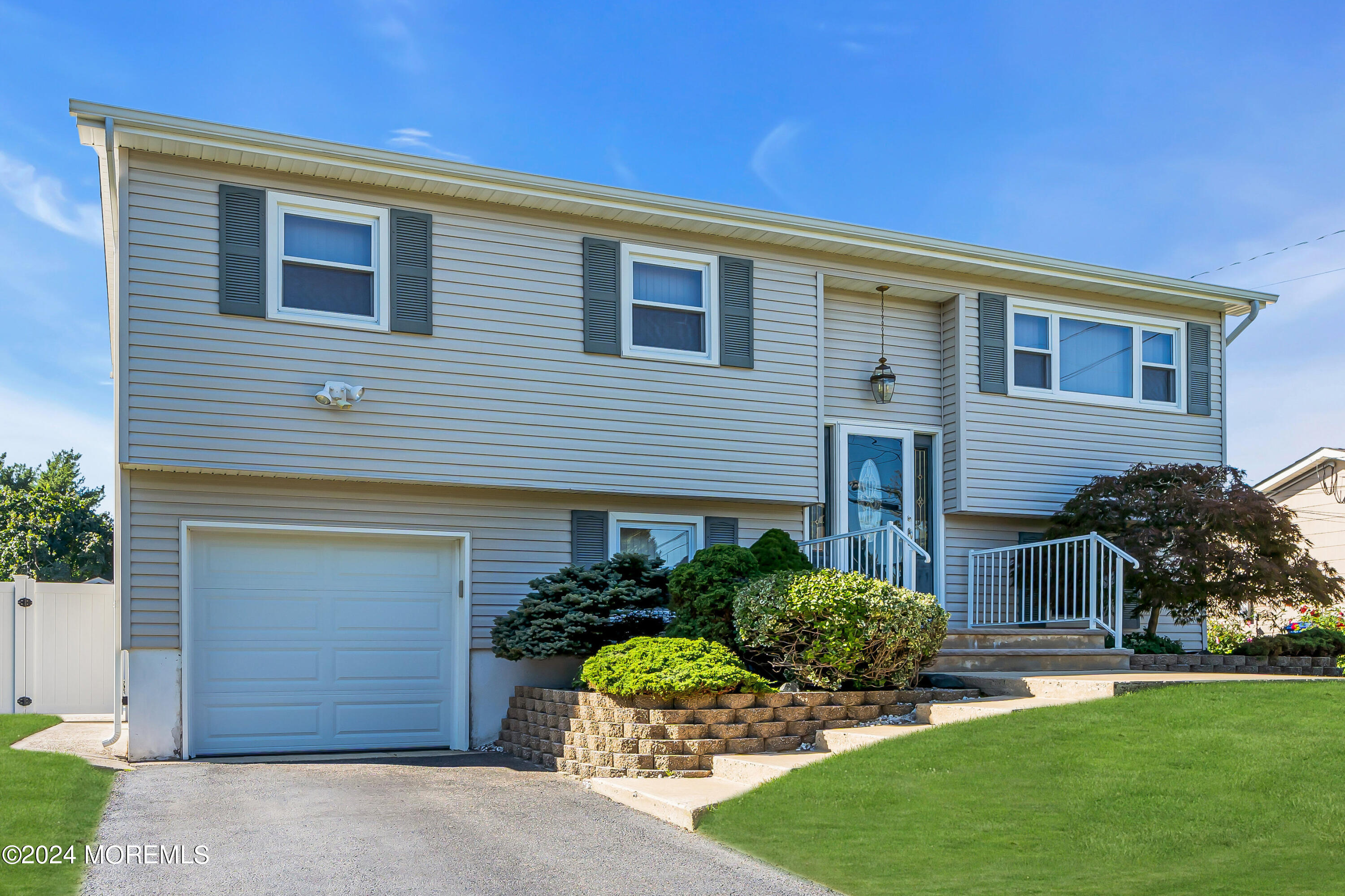 Bell St, Toms River, NJ 08753
