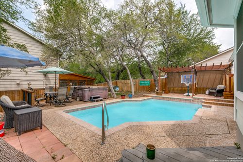 515 Cattle Ranch Dr, San Antonio, TX, 78245-2767 | Card Image