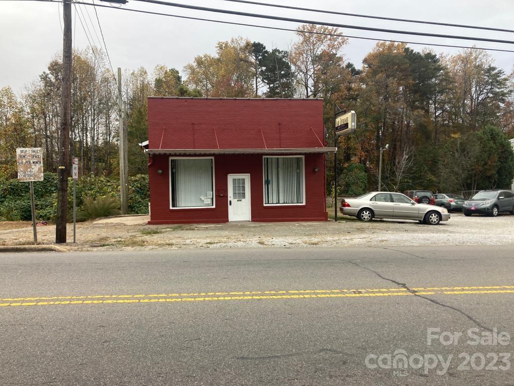 Commercial Sale in Marion