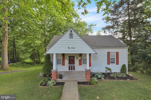 140 Pennwyn Pl, READING, PA, 19607-3243 | Card Image