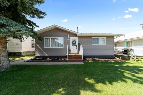 4934 51 St, Killam, AB, T0B2L0 | Card Image