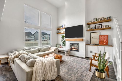 156 N Valcrest Dr, Saratoga Springs, UT, 84045-3163 | Card Image