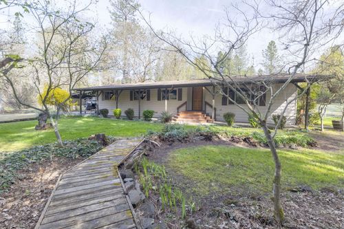 5600 Demaray Dr, Grants Pass, OR, 97527-9110 | Card Image