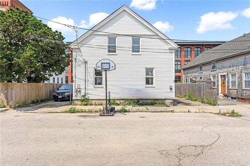 21 Davis St, Warren, RI, 02885-3005 | Card Image