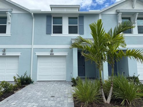 655 Salisbury Cir, Fort Pierce, FL, 34982-3990 | Card Image